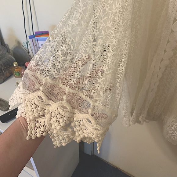 Lace kimono - Picture 2 of 4